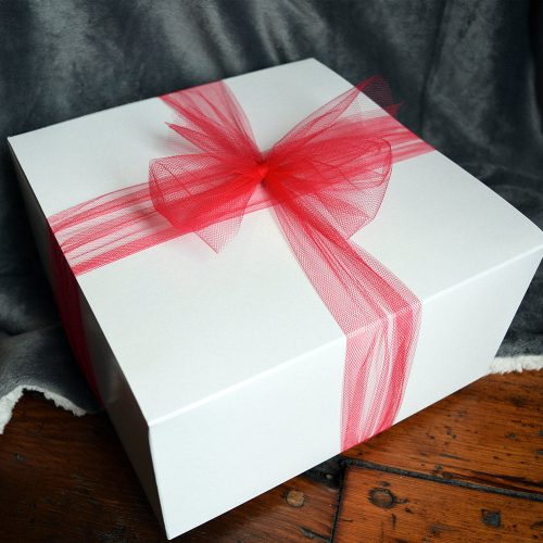 gift box bundle merch image 0b06b8c0 593c 49c8 999d f1c0dcbb3040